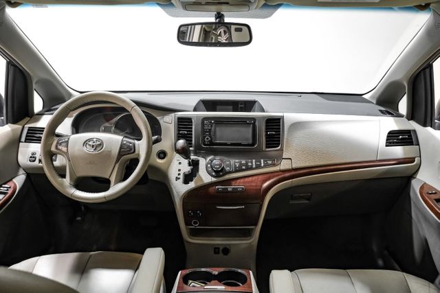 2013 Toyota Sienna XLE 8-Passenger