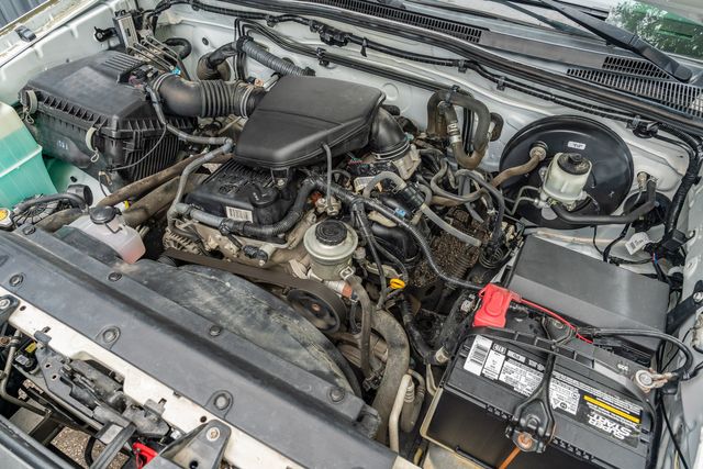 2013 Toyota Tacoma Base Regular Cab RWD / 2.7L / 5MT / CLEAN CARFAX | Dallas, TX | Rocky Mountain Truck Stop Dallas 2013 Toyota Tacoma Base Regular Cab RWD / 2.7L / 5MT / CLEAN CARFAX | Dallas, TX | Rocky Mountain Truck Stop Dallas