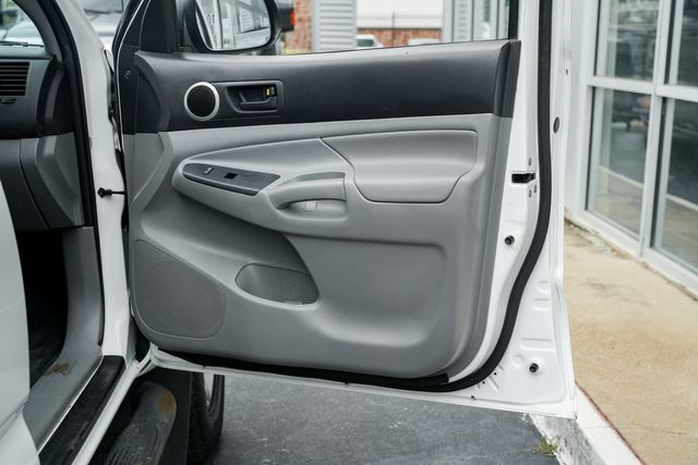 2013 Toyota Tacoma PreRunner V6 SR5 - TOWING PKG / CLEAN CARFAX | Austin, TX | Rocky Mountain Truck Stop Austin 2013 Toyota Tacoma PreRunner V6 SR5 - TOWING PKG / CLEAN CARFAX | Austin, TX | Rocky Mountain Truck Stop Austin