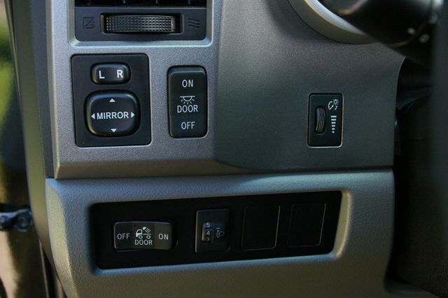 2013 Toyota Tundra Pickup 4D 5 1/2 ft