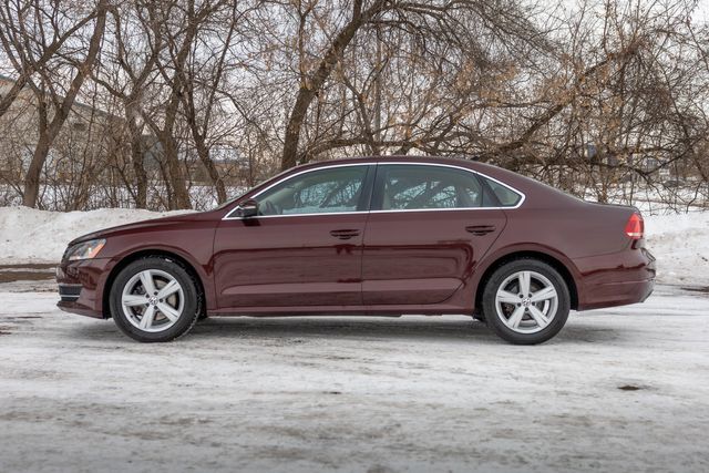 2013 Volkswagen Passat TDI SE w/ Heated Seats, Sunroof, 40 MPGs