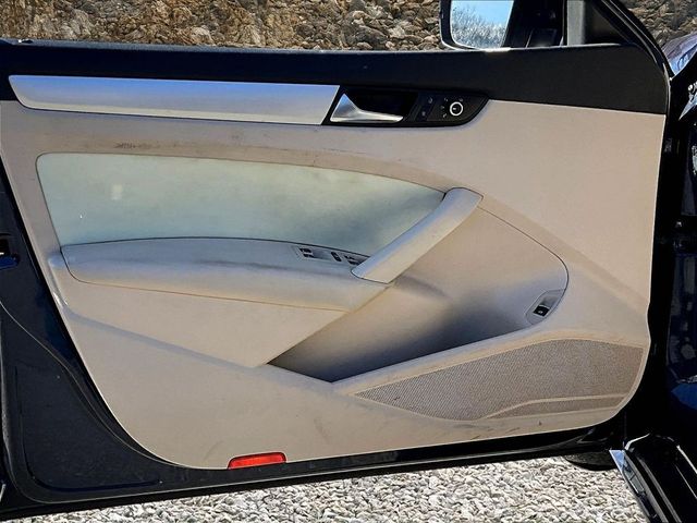 2013 Volkswagen Passat SE PZEV