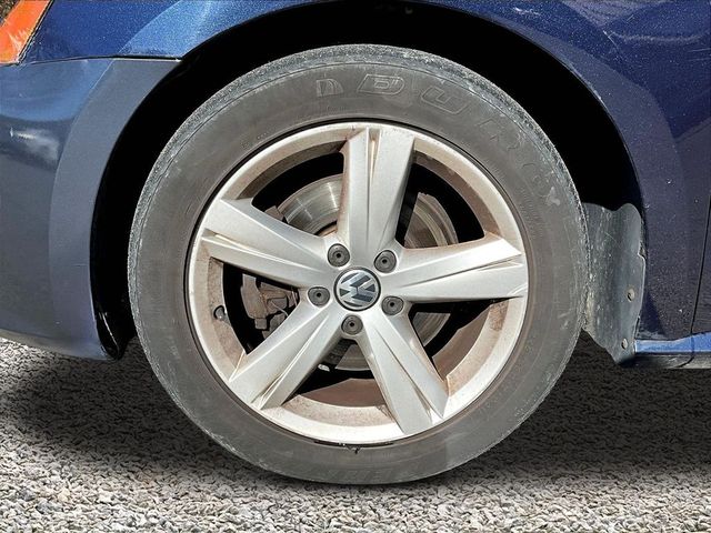 2013 Volkswagen Passat SE PZEV