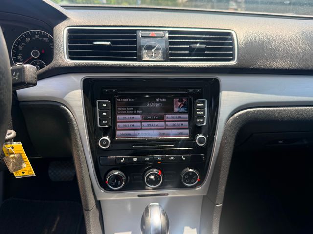 2013 Volkswagen Passat SE PZEV