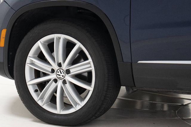 2013 Volkswagen Tiguan SE 4dr SUV w/Sunroof and Navigation (ends 1/13) | Houston, TX | Houston Auto Credit 2013 Volkswagen Tiguan SE 4dr SUV w/Sunroof and Navigation (ends 1/13) | Houston, TX | Houston Auto Credit