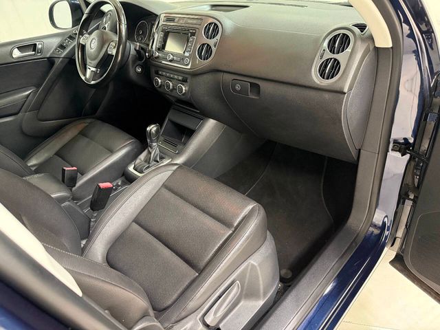 2013 Volkswagen Tiguan SE 4dr SUV w/Sunroof and Navigation (ends 1/13) | Houston, TX | Houston Auto Credit 2013 Volkswagen Tiguan SE 4dr SUV w/Sunroof and Navigation (ends 1/13) | Houston, TX | Houston Auto Credit