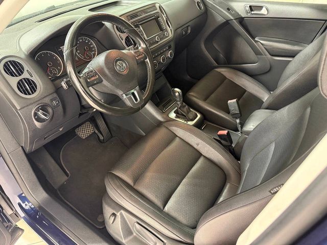 2013 Volkswagen Tiguan SE 4dr SUV w/Sunroof and Navigation (ends 1/13) | Houston, TX | Houston Auto Credit 2013 Volkswagen Tiguan SE 4dr SUV w/Sunroof and Navigation (ends 1/13) | Houston, TX | Houston Auto Credit