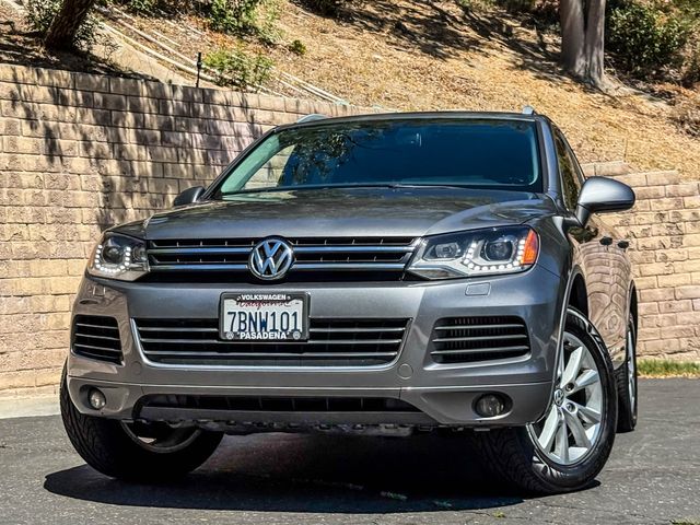 2013 Volkswagen Touareg TDI Sport | Agoura Hills, CA | SoCal Auto Group 2013 Volkswagen Touareg TDI Sport | Agoura Hills, CA | SoCal Auto Group