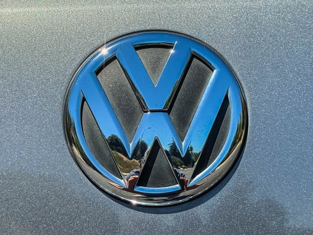 2013 Volkswagen Touareg TDI Sport | Agoura Hills, CA | SoCal Auto Group 2013 Volkswagen Touareg TDI Sport | Agoura Hills, CA | SoCal Auto Group