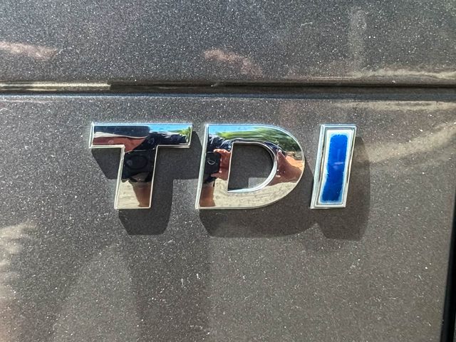 2013 Volkswagen Touareg TDI Sport | Agoura Hills, CA | SoCal Auto Group 2013 Volkswagen Touareg TDI Sport | Agoura Hills, CA | SoCal Auto Group