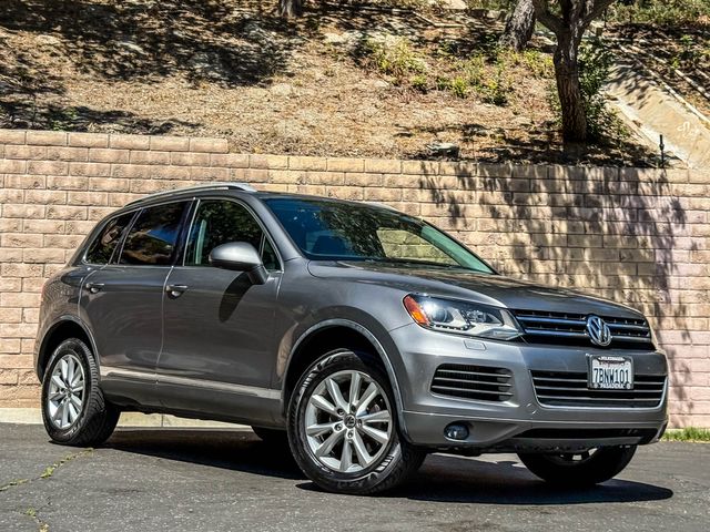 2013 Volkswagen Touareg TDI Sport | Agoura Hills, CA | SoCal Auto Group 2013 Volkswagen Touareg TDI Sport | Agoura Hills, CA | SoCal Auto Group