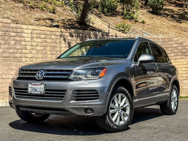 2013 Volkswagen Touareg TDI Sport | Agoura Hills, CA | SoCal Auto Group 2013 Volkswagen Touareg TDI Sport | Agoura Hills, CA | SoCal Auto Group