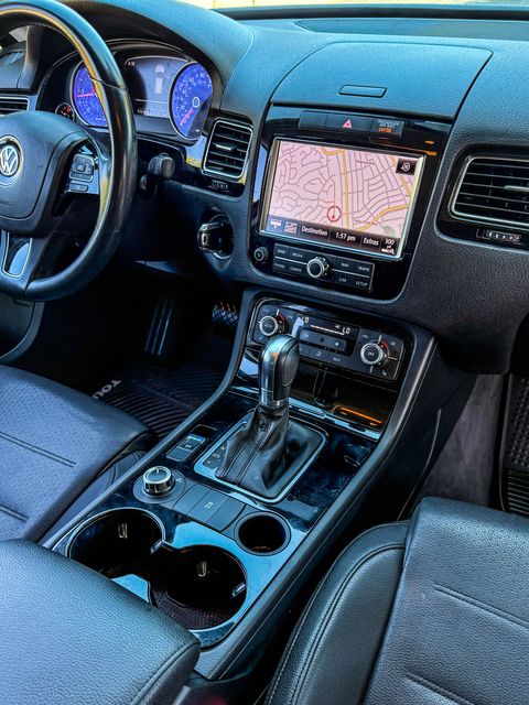 2013 Volkswagen Touareg TDI Sport | Agoura Hills, CA | SoCal Auto Group 2013 Volkswagen Touareg TDI Sport | Agoura Hills, CA | SoCal Auto Group