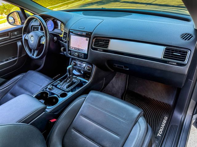 2013 Volkswagen Touareg TDI Sport | Agoura Hills, CA | SoCal Auto Group 2013 Volkswagen Touareg TDI Sport | Agoura Hills, CA | SoCal Auto Group