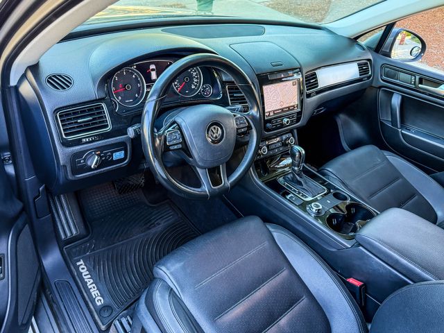 2013 Volkswagen Touareg TDI Sport | Agoura Hills, CA | SoCal Auto Group 2013 Volkswagen Touareg TDI Sport | Agoura Hills, CA | SoCal Auto Group