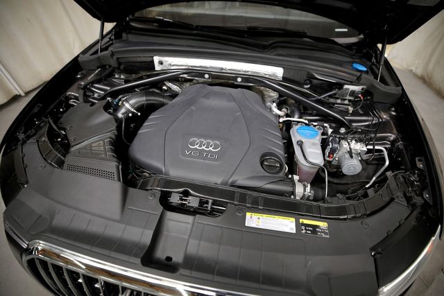 2014 Audi Q5 3.0 quattro TDI Premium Plus | Burbank, California | MDK International 2014 Audi Q5 3.0 quattro TDI Premium Plus | Burbank, California | MDK International