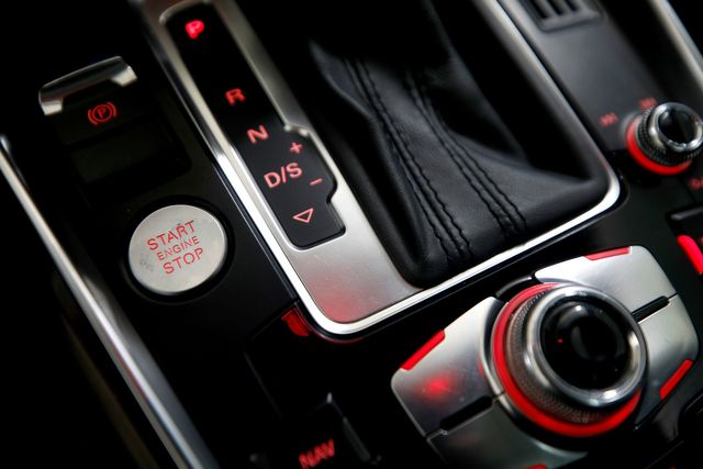 2014 Audi Q5 3.0 quattro TDI Premium Plus | Burbank, California | MDK International 2014 Audi Q5 3.0 quattro TDI Premium Plus | Burbank, California | MDK International