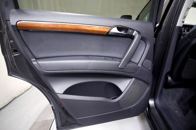 2014 Audi Q7 3.0 quattro TDI Premium | Burbank, California | MDK International 2014 Audi Q7 3.0 quattro TDI Premium | Burbank, California | MDK International