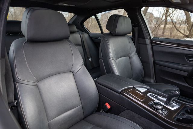 2014 BMW 5 Series 550i xDrive w/ M Sport, Head Up Display, Exec PKG 2014 BMW 5 Series 550i xDrive w/ M Sport, Head Up Display, Exec PKG