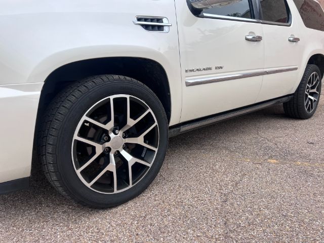 2014 Cadillac Escalade ESV 2WD Luxury | Lubbock, TX | Chaparral Motors - Lubbock 2014 Cadillac Escalade ESV 2WD Luxury | Lubbock, TX | Chaparral Motors - Lubbock