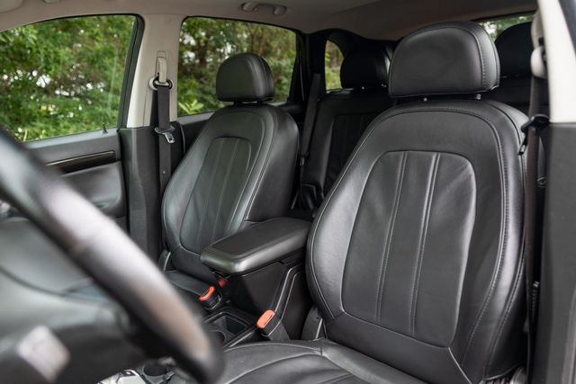 2014 Chevrolet Captiva Sport LT w/ 28 MPG, Heated Seats, Bluetooth, Moonroof 2014 Chevrolet Captiva Sport LT w/ 28 MPG, Heated Seats, Bluetooth, Moonroof