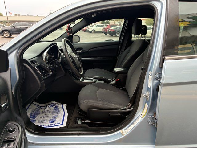 2014 Chrysler 200 LX