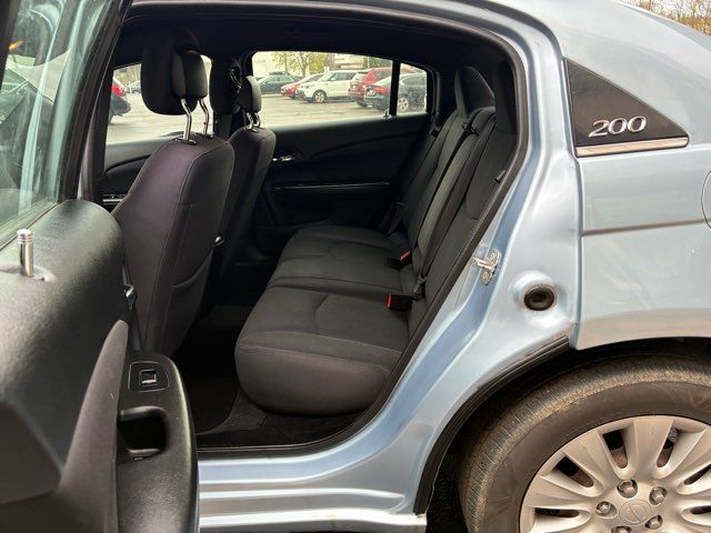 2014 Chrysler 200 LX