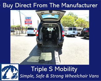 2014 Chrysler Town And Country Touring Wheelchair Van Handicap Ramp Van  | Pinellas Park, Florida | Triple S Mobility, Inc