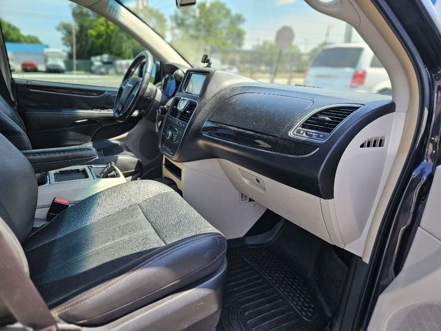 2014 Chrysler Town and Country Touring Wheelchair Van Handicap Ramp Van