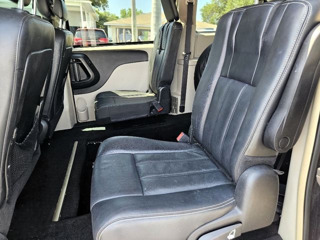 2014 Chrysler Town and Country Touring Wheelchair Van Handicap Ramp Van