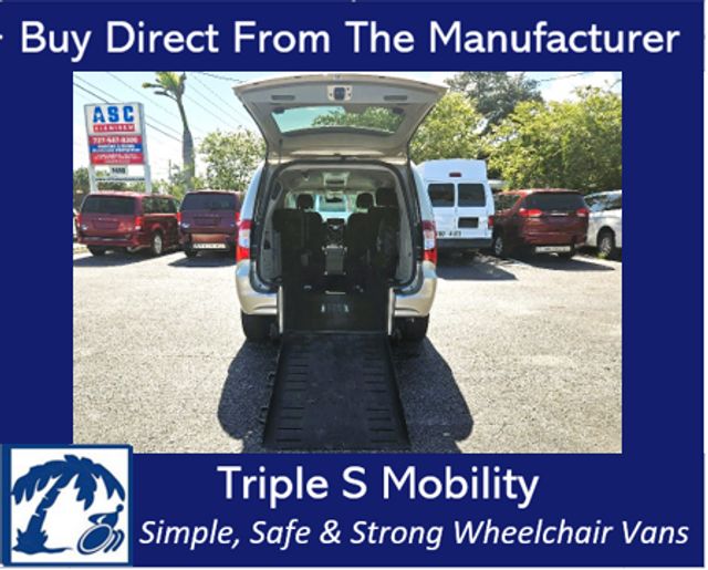 2014 Chrysler Town And Country Touring Wheelchair Van Handicap Ramp Van  | Pinellas Park, Florida | Triple S Mobility, Inc