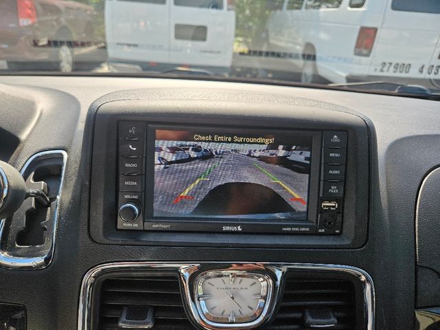 2014 Chrysler Town and Country Touring Wheelchair Van Handicap Ramp Van