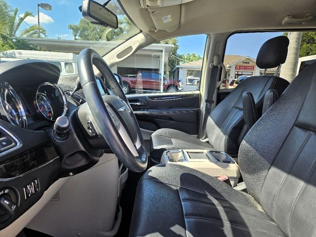 2014 Chrysler Town and Country Touring Wheelchair Van Handicap Ramp Van