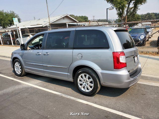 2014 Chrysler Town & Country Touring
