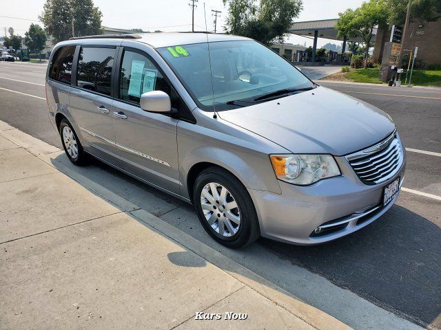 2014 Chrysler Town & Country Touring