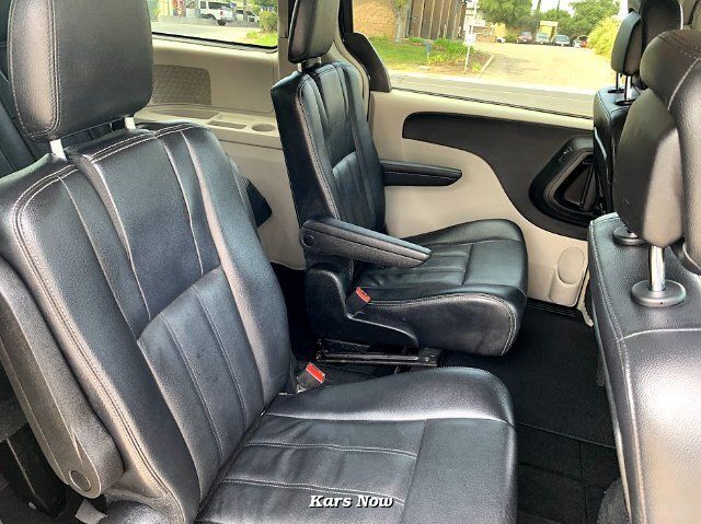 2014 Chrysler Town & Country Touring