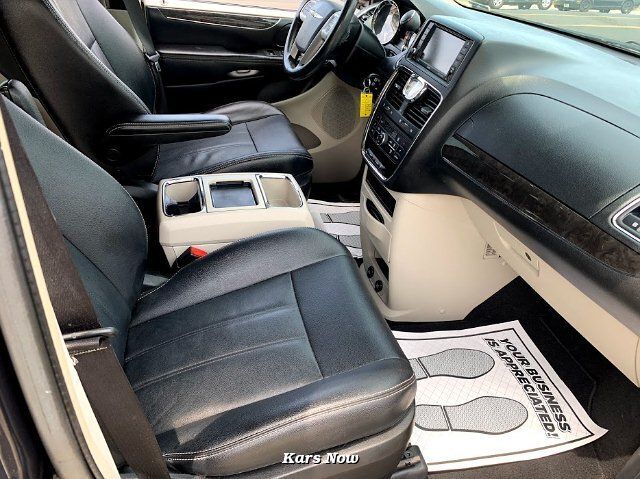 2014 Chrysler Town & Country Touring