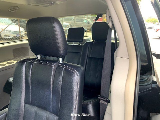 2014 Chrysler Town & Country Touring
