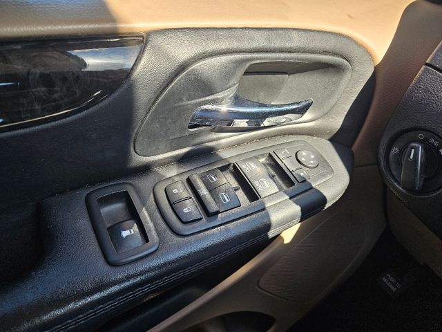 2014 Dodge Grand Caravan SXT Wheelchair Van Handicap Ramp Van