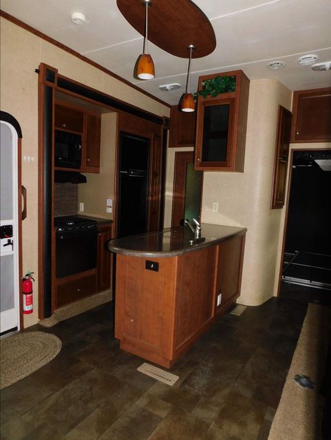 2014 Dutchmen Voltage V3305