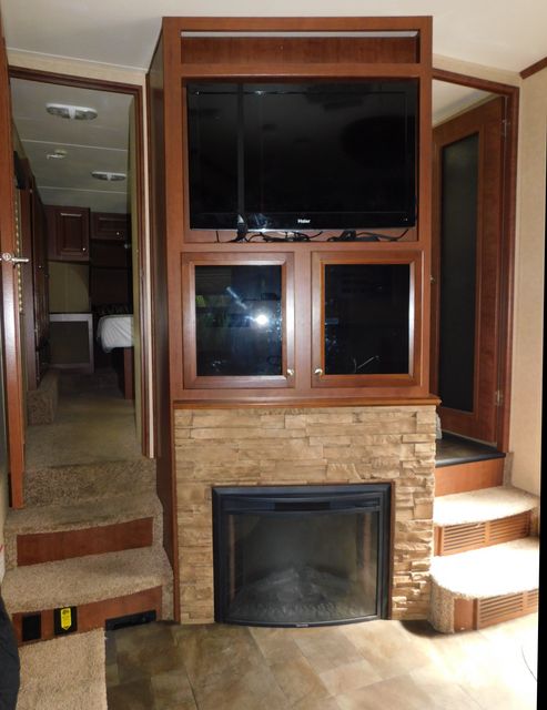 2014 Dutchmen Voltage V3305