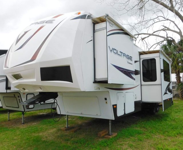 2014 Dutchmen Voltage V3305 | Hudson, Florida | R.V. World of Hudson Inc.