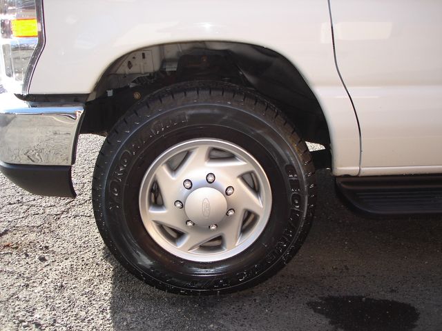 2014 Ford E-Series E-350 SD W/LIFT | Charlotte, North Carolina | ADVENTURE VANS 2014 Ford E-Series E-350 SD W/LIFT | Charlotte, North Carolina | ADVENTURE VANS