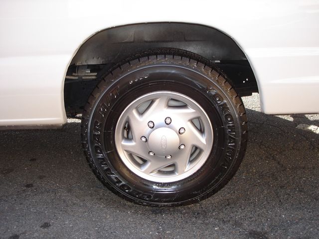 2014 Ford E-Series E-350 SD W/LIFT | Charlotte, North Carolina | ADVENTURE VANS 2014 Ford E-Series E-350 SD W/LIFT | Charlotte, North Carolina | ADVENTURE VANS