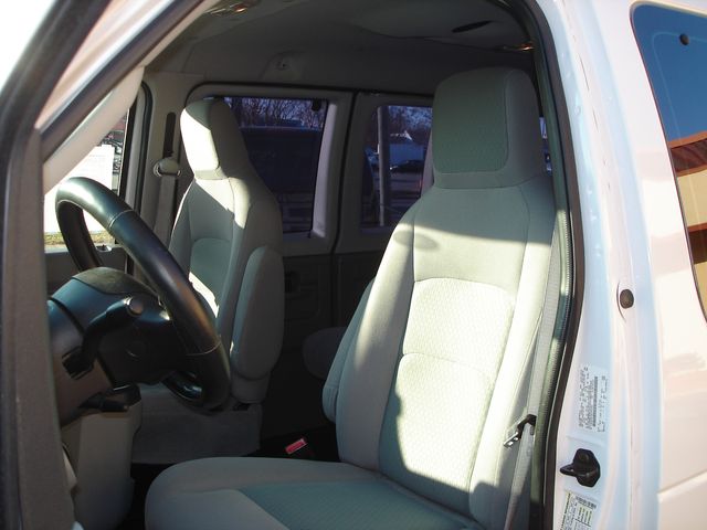 2014 Ford E-Series E-350 SD XLT | Charlotte, North Carolina | ADVENTURE VANS 2014 Ford E-Series E-350 SD XLT | Charlotte, North Carolina | ADVENTURE VANS