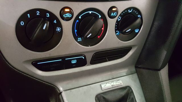 2014 Ford Focus SE | Carrollton, TX | Legend Motorcars of Carrollton