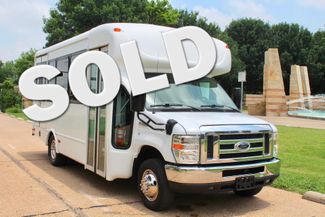 2014 Ford Starcraft 15 Passenger Shuttle Bus W/ Lift | Irving, Texas | Lonestar Automart Inc. in Irving, Texas 75060