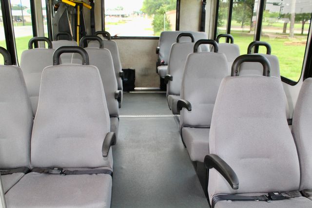 2014 Ford Starcraft 15 Passenger Shuttle Bus W/ Lift