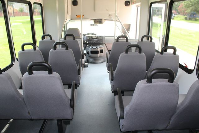 2014 Ford Starcraft 15 Passenger Shuttle Bus W/ Lift | Irving, Texas | Lonestar Automart Inc. 2014 Ford Starcraft 15 Passenger Shuttle Bus W/ Lift | Irving, Texas | Lonestar Automart Inc.