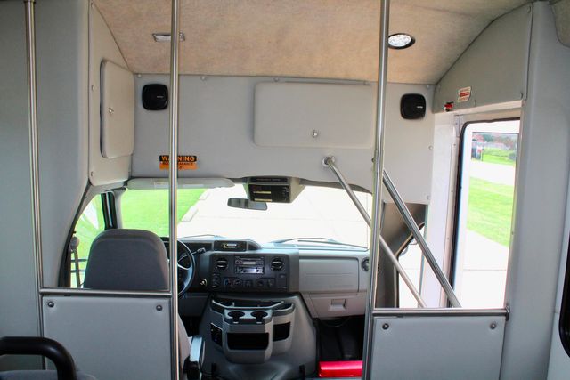 2014 Ford Starcraft 15 Passenger Shuttle Bus W/ Lift | Irving, Texas | Lonestar Automart Inc. 2014 Ford Starcraft 15 Passenger Shuttle Bus W/ Lift | Irving, Texas | Lonestar Automart Inc.